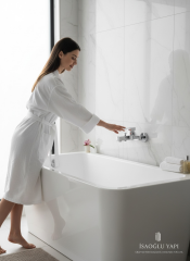 Kare Banyo Bataryası Krom Renk Pirinç Materyal Paslanmaz Duş Armatürü