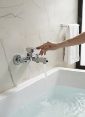 Kare Banyo Bataryası Krom Renk Pirinç Materyal Paslanmaz Duş Armatürü