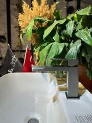 Antrasit Gri Lavabo Bataryası Venom Antrasit Banyo Lavabo Armatür
