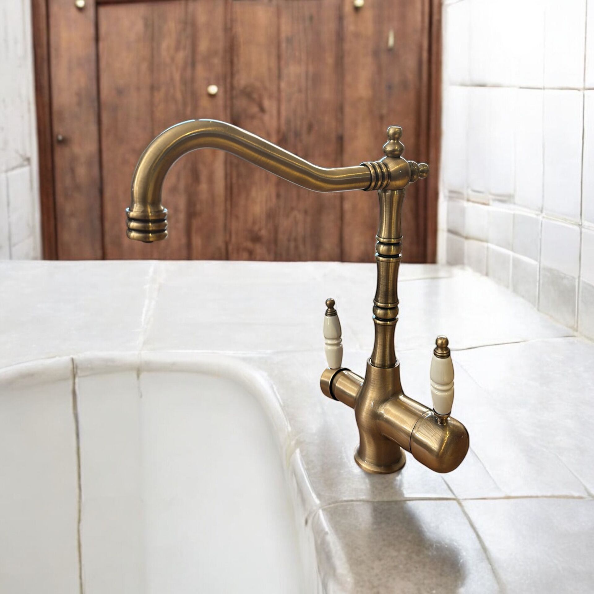 Antik Gold Rustik Arıtmalı Batarya Pirinç Materyal Arıtmalı Armatür