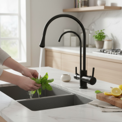 Mat Siyah Arıtmalı Mutfak Bataryası Modern Tasarım Özel Üretim Arıtıcılı Evye Bataryası 5 Yıl Granti