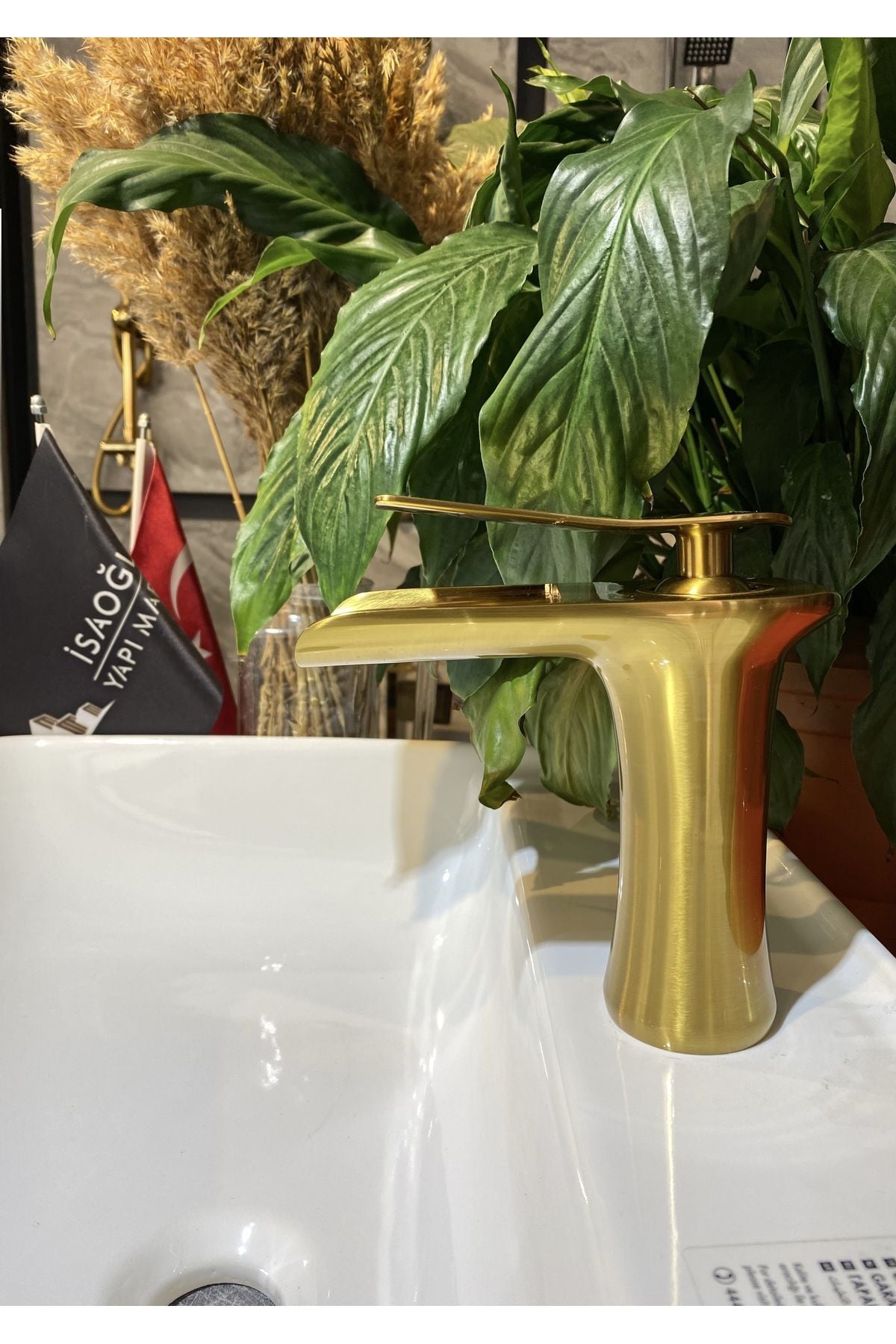 Mat Gold Lavabo Bataryası Şelale Lavabo Musluğu Mat Altın Naturel Akışlı Batarya