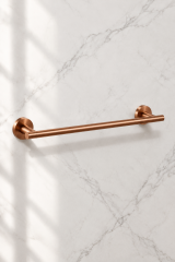 Mat Bakır Bronz Banyo Havluluğu Fırçalanmış Bronz Modern Uzun Banyo Havluluk Pirinç Materyal
