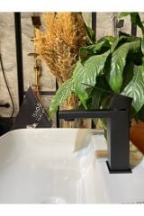 Mat Siyah Lavabo Bataryası Kare Slim Tasarım Siyah Banyo Armatürü