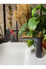 Siyah Lavabo Bataryası Şelale Musluk Altın Siyah Lavabo Bataryası Şelale Akışlı