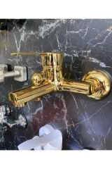 Parlak Gold Yağmurlama Duş Sistemi Ve Altın Banyo Bataryası Altın Robot Duş Seti Kare Model