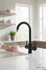 Siyah Arıtmalı Evye Bataryası Modern Tasarım Pirinç Malzeme Arıtıcılı Mutfak Armatürü